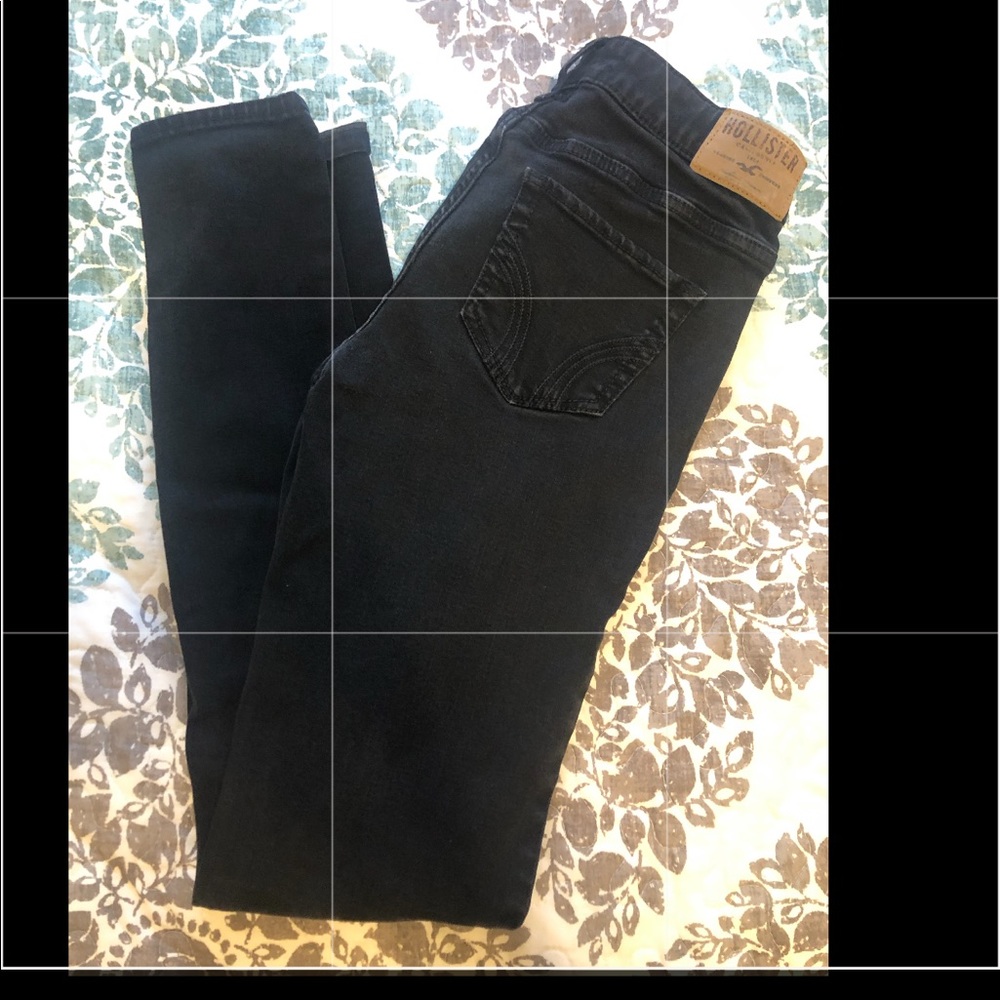 Hollister Jeans - Picture 1 of 5